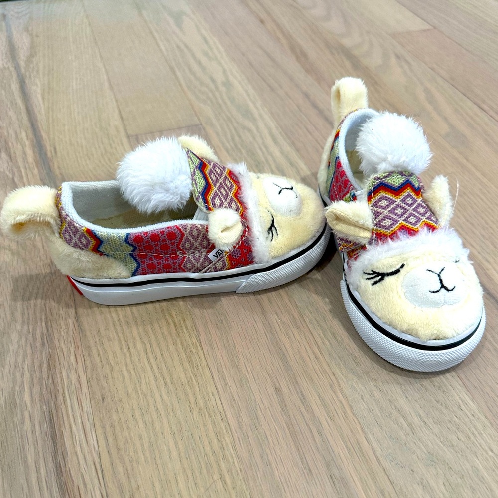 New! Vans toddler slip-on sneakers size 5.5 *RARE* and cute! Fuzzy Faux Alpaca